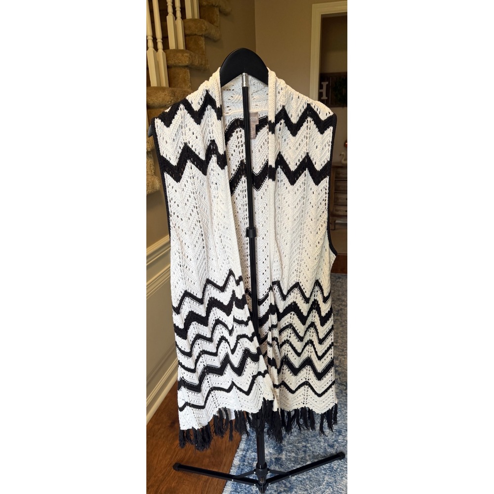 Chicos Black White Chevron Knit Fringe Open Front Vest Sze 3 XL Sleeveless